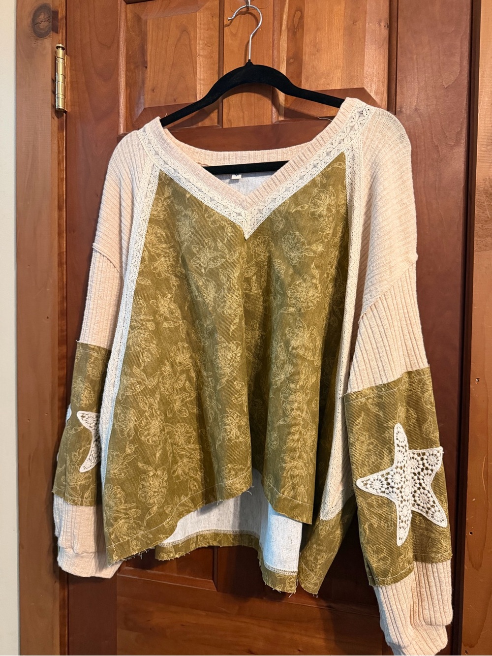 POL Boho Crochet Star Patch V-Neck Sweater in Olive & Cream